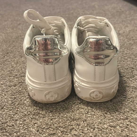 Louis Vuitton Sneakers - Picture 4 of 6